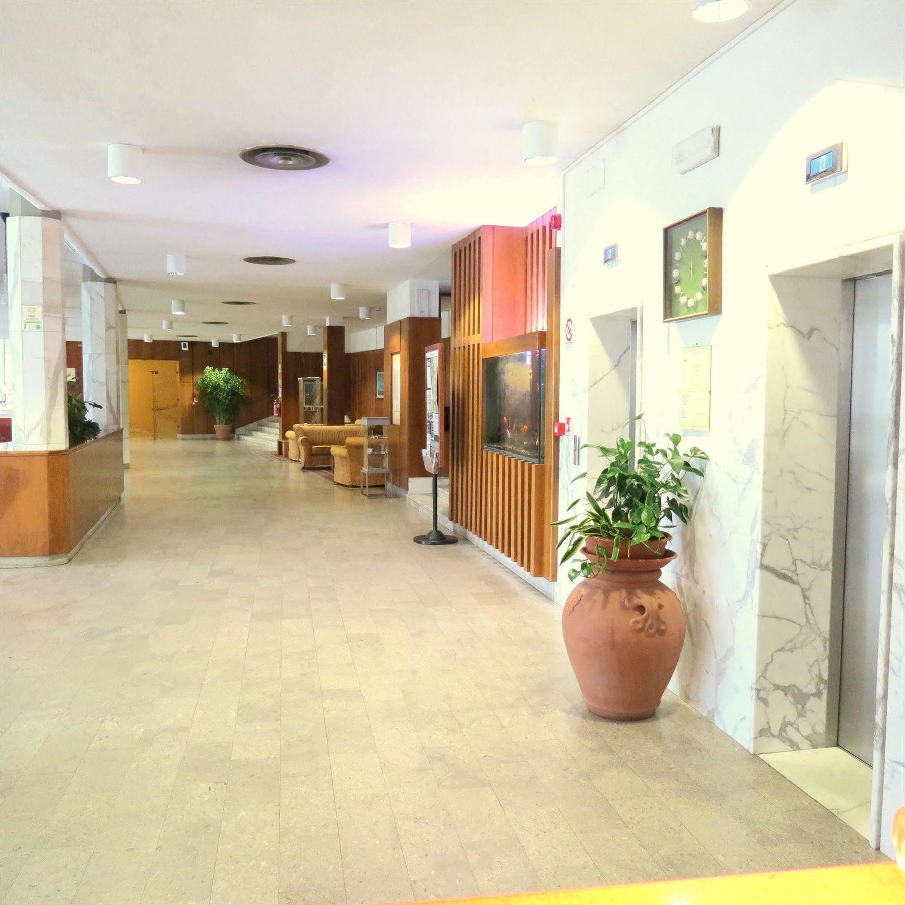 Grand Hotel Golf تيرّينْيا المظهر الخارجي الصورة