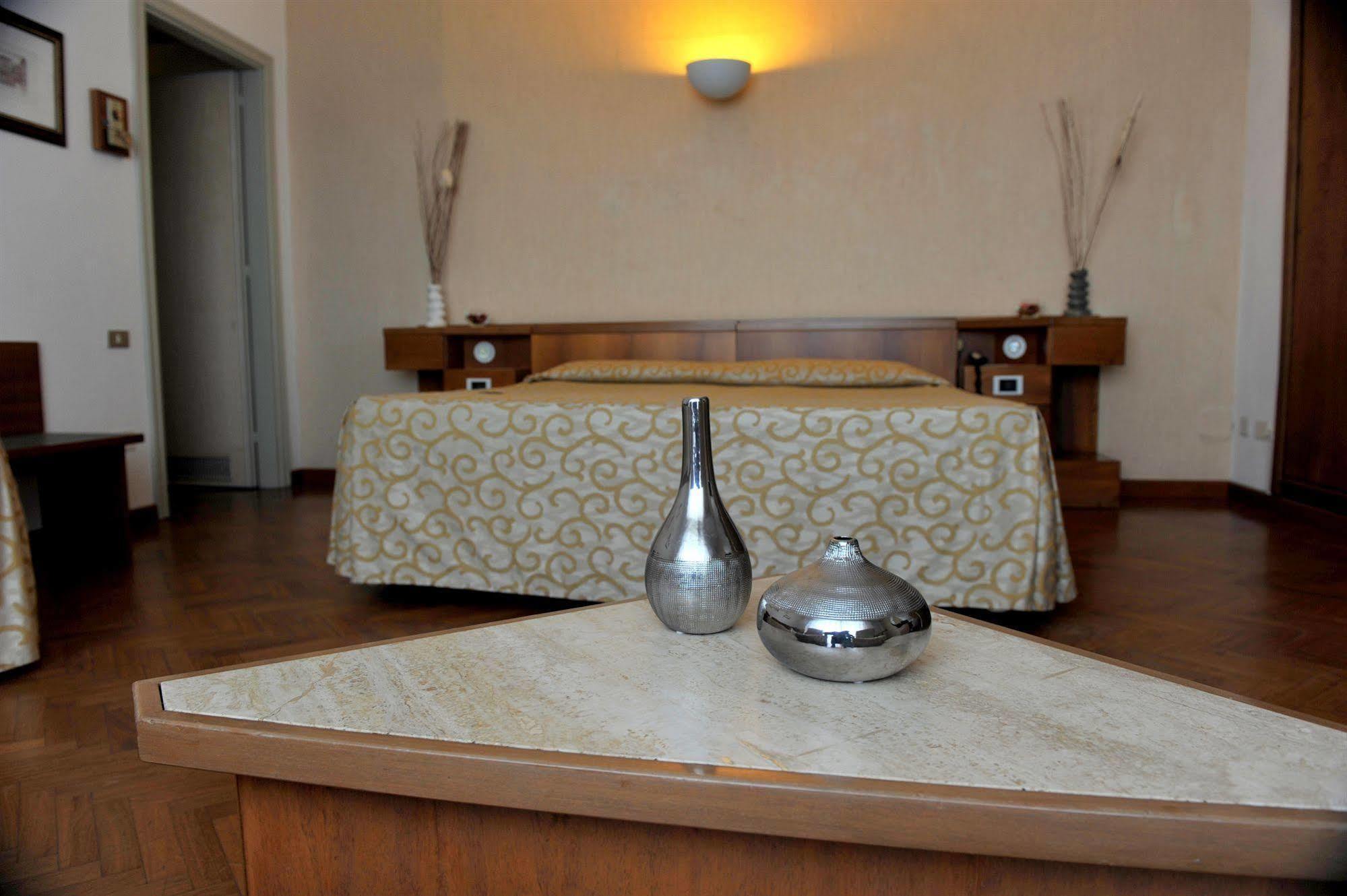 Grand Hotel Golf تيرّينْيا المظهر الخارجي الصورة